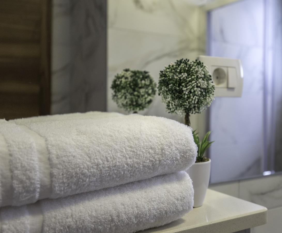 Lux Apartments Petar Baška Voda Екстериор снимка