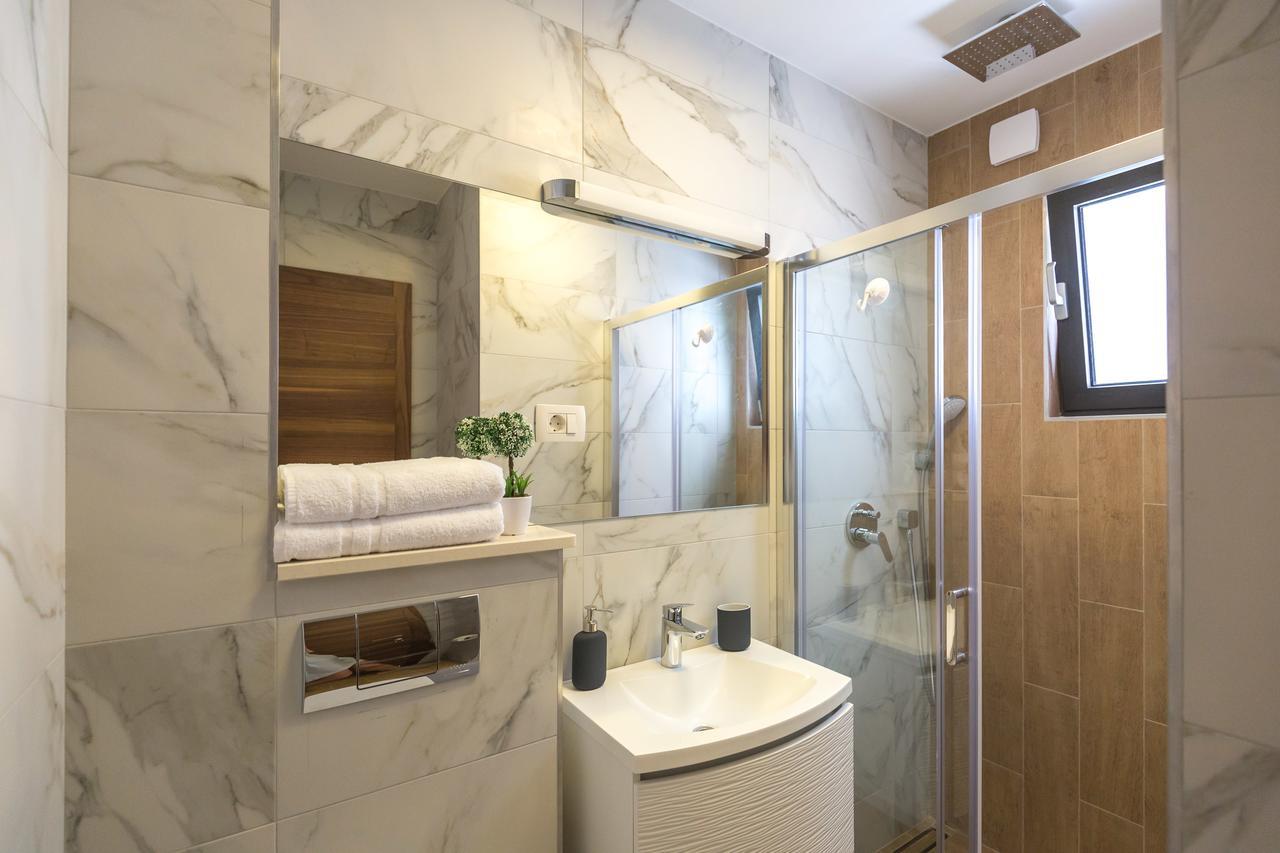 Lux Apartments Petar Baška Voda Екстериор снимка